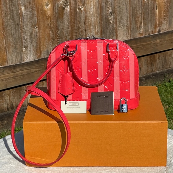 LV alma BB red vernis rayunes - Picture 3 of 16